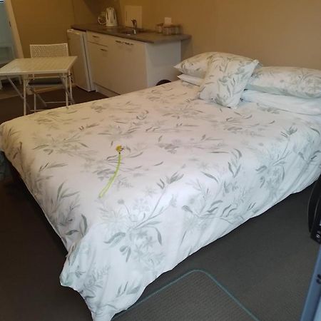 Best Budget Bed And Ensuite - Private Access Close To Beach Waihi Exterior photo